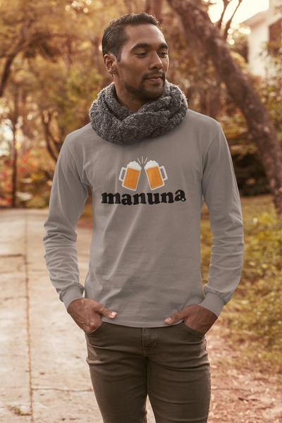 Man wearing a grey long sleeve tshirt with two beer glasses and the word manuna